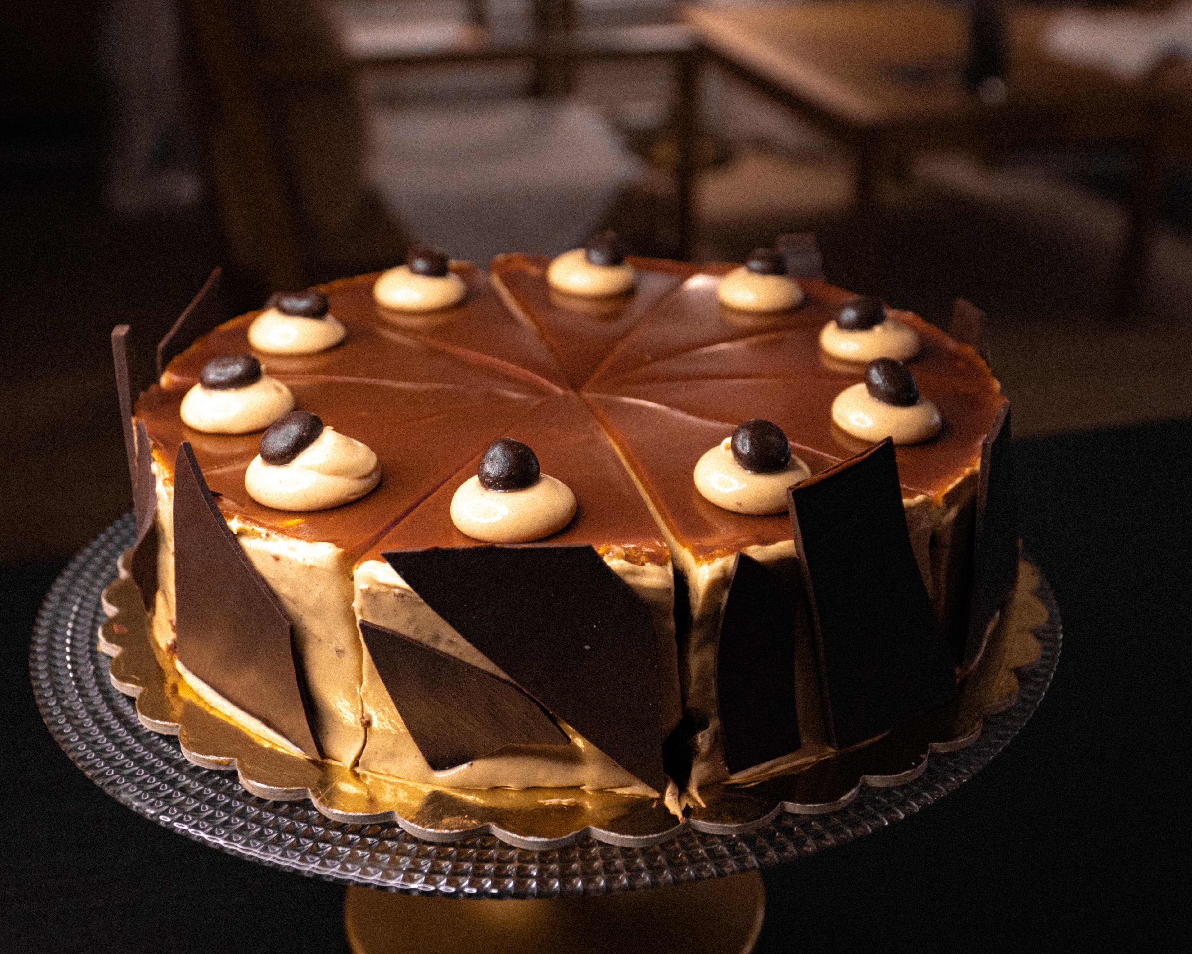 Elegant cake decoration